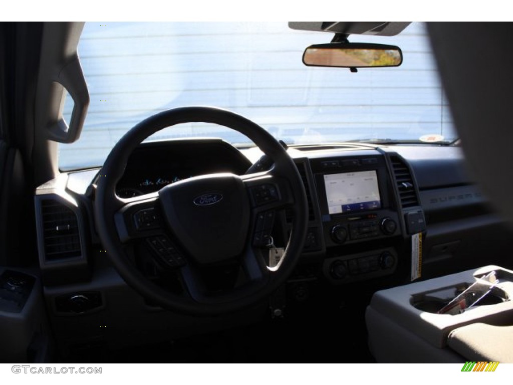 2020 F250 Super Duty XLT Crew Cab 4x4 - Iconic Silver / Medium Earth Gray photo #20