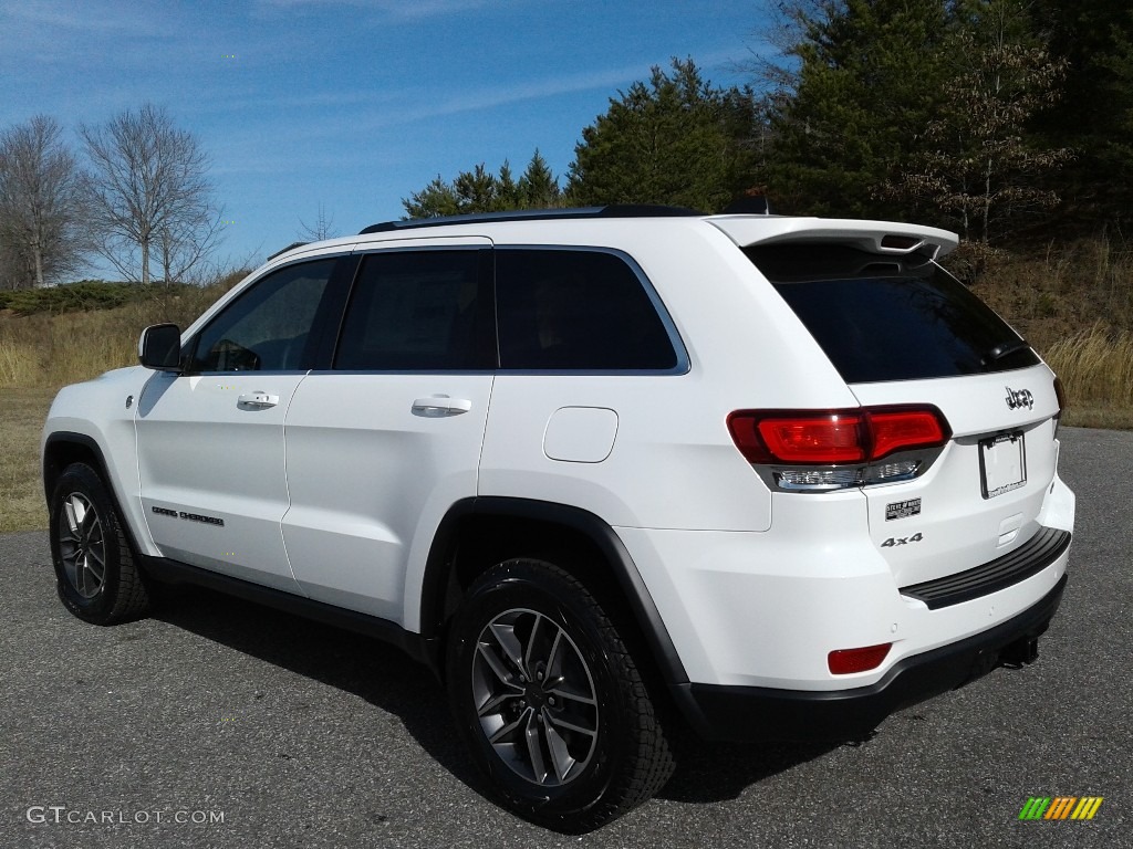 2020 Grand Cherokee Laredo 4x4 - Bright White / Black photo #8