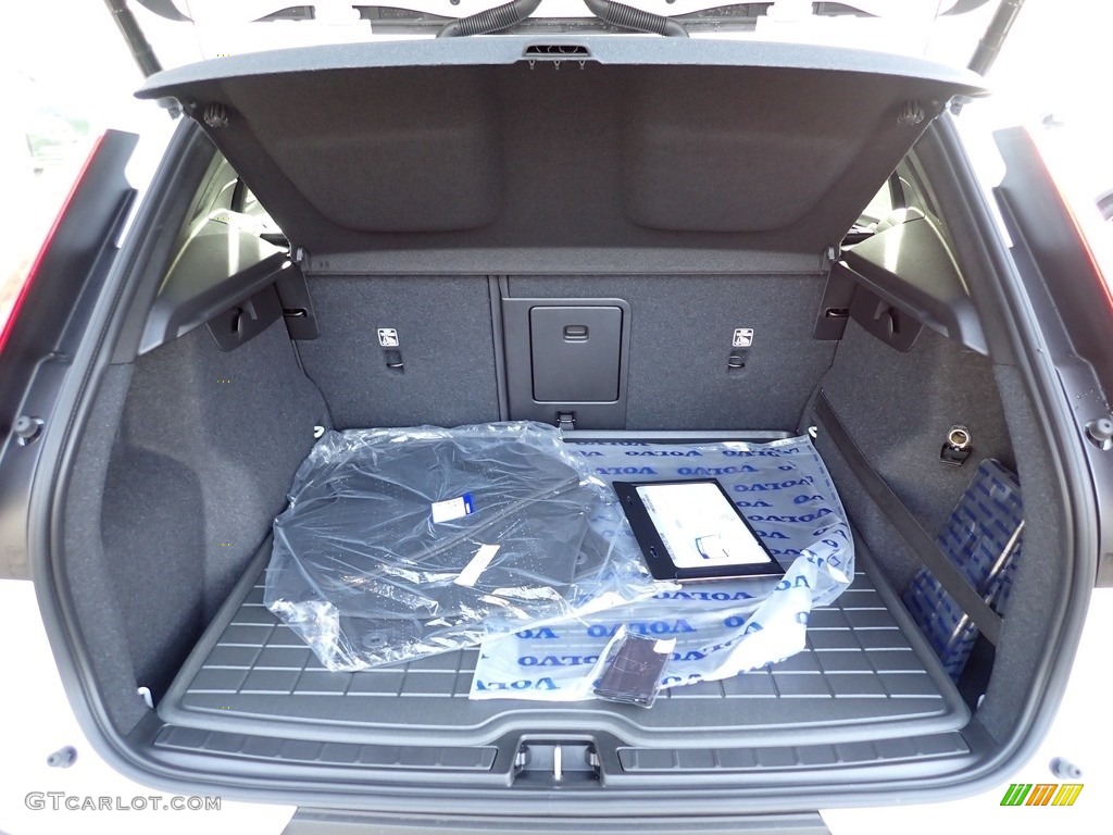 2020 XC40 T5 Momentum AWD - Ice White / Charcoal photo #3