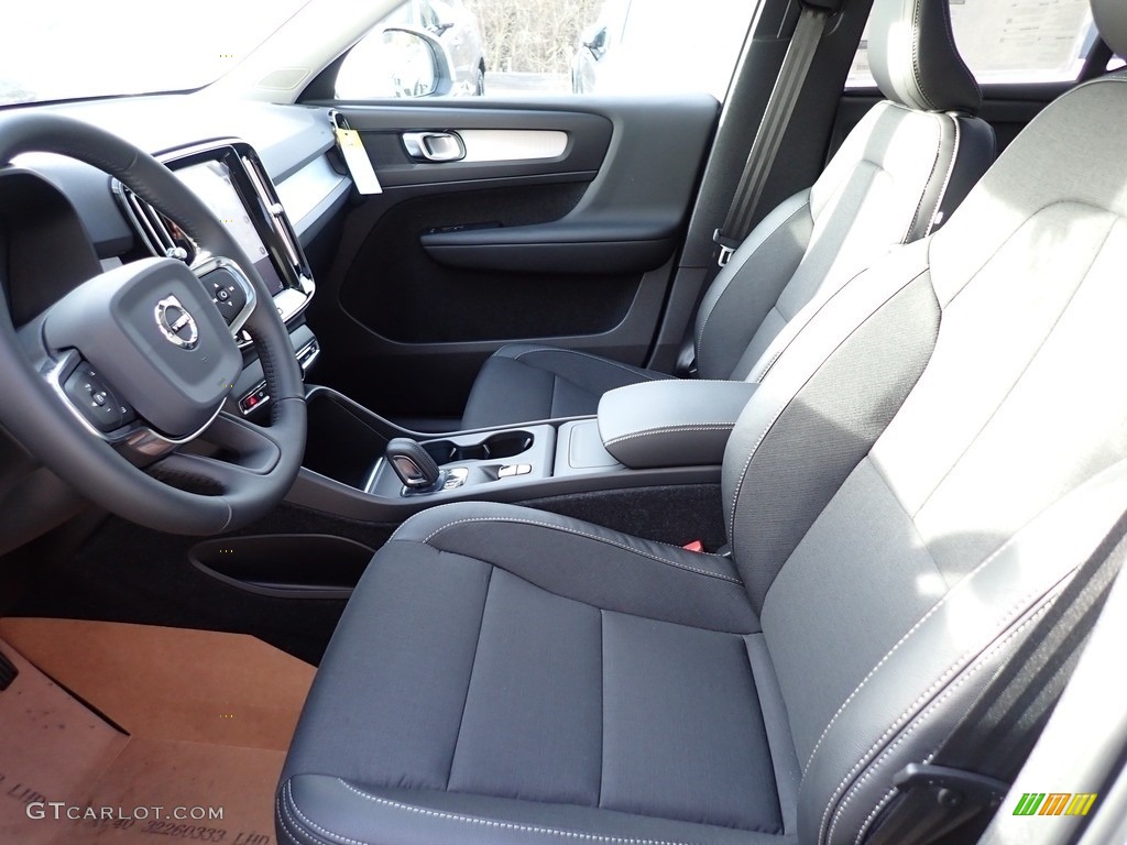 2020 Volvo XC40 T5 Momentum AWD Front Seat Photo #136927029