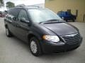 2007 Brilliant Black Crystal Pearl Chrysler Town & Country LX  photo #8