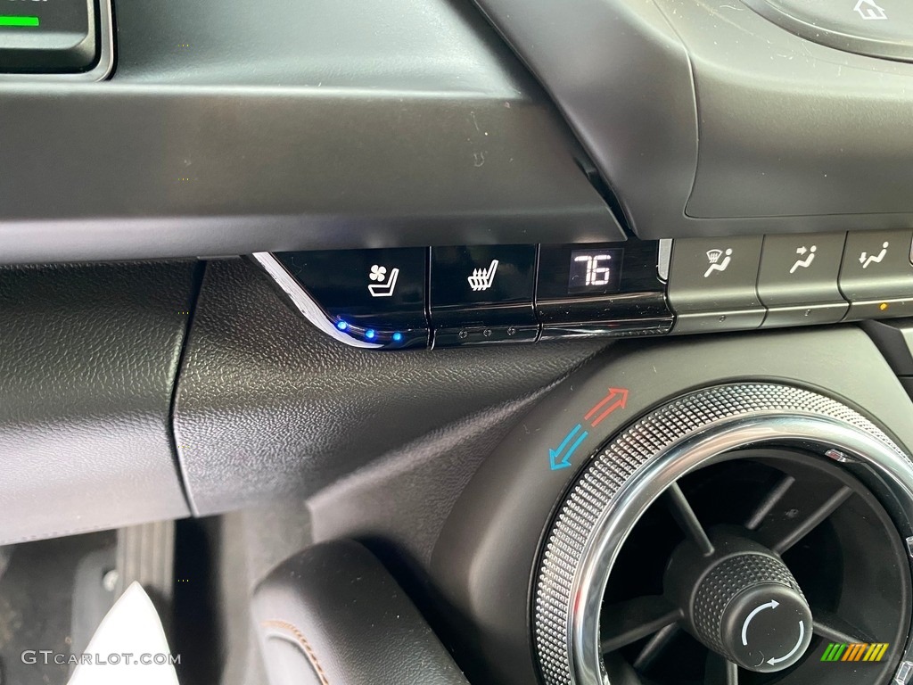2019 Chevrolet Camaro SS Coupe Controls Photo #136936785