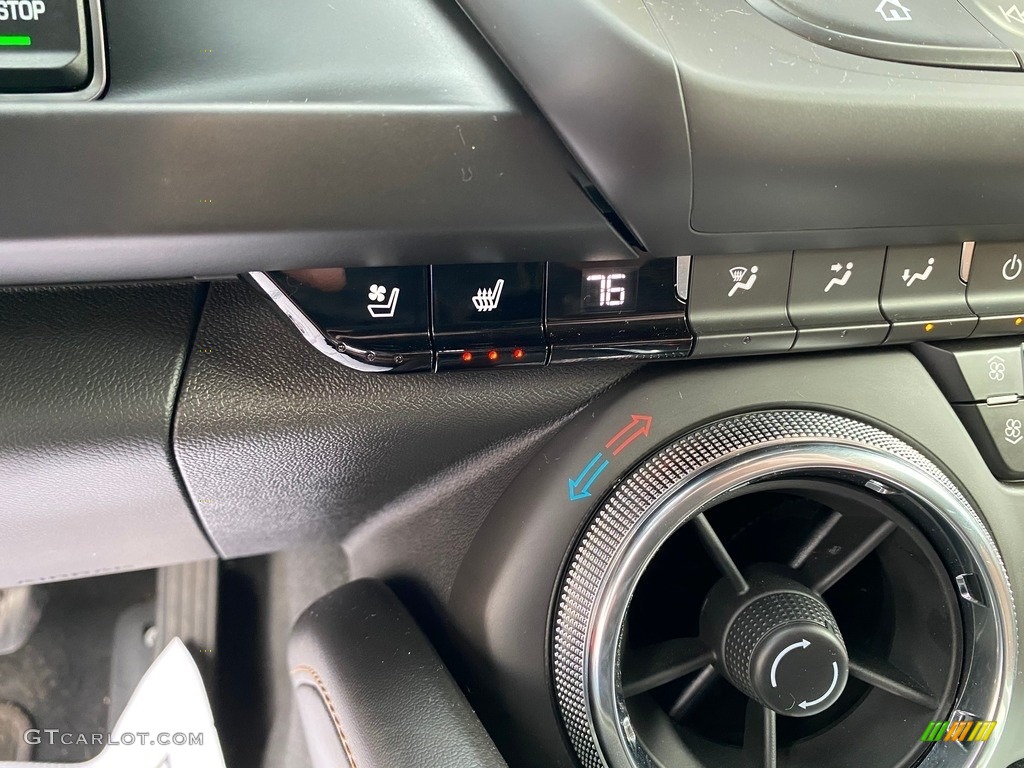 2019 Chevrolet Camaro SS Coupe Controls Photo #136936798