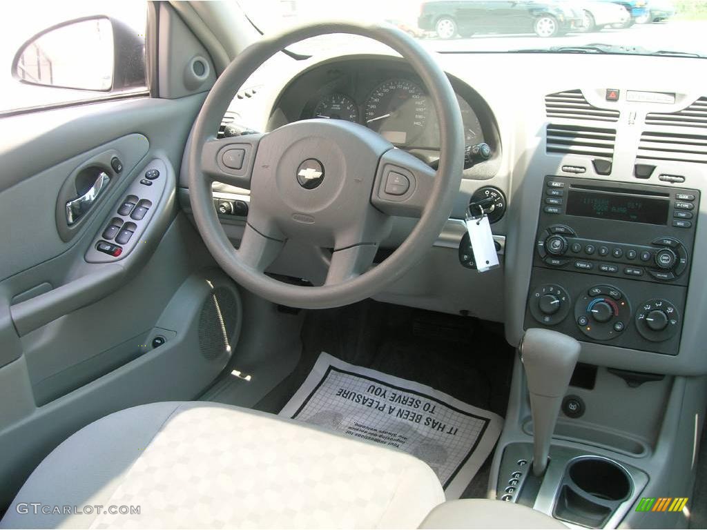 2005 Malibu LS V6 Sedan - Galaxy Silver Metallic / Gray photo #7