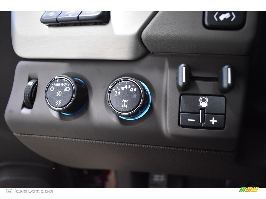 2020 GMC Yukon Denali 4WD Controls Photo #136939215