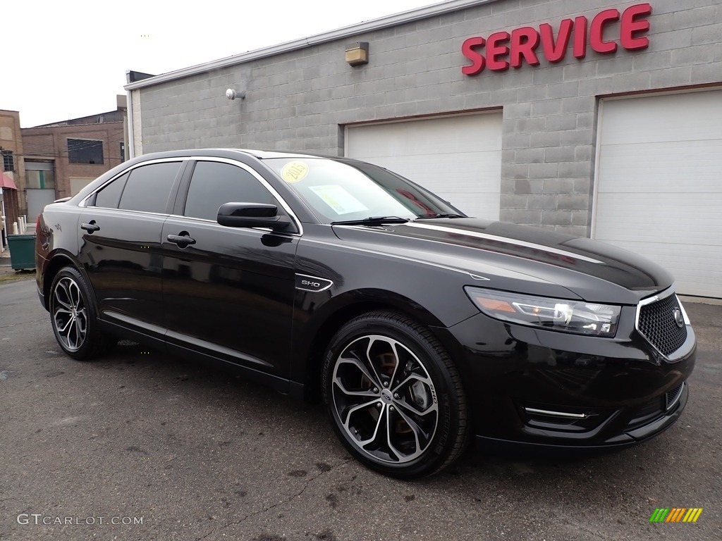 Tuxedo Black Metallic 2015 Ford Taurus SHO AWD Exterior Photo #136953039