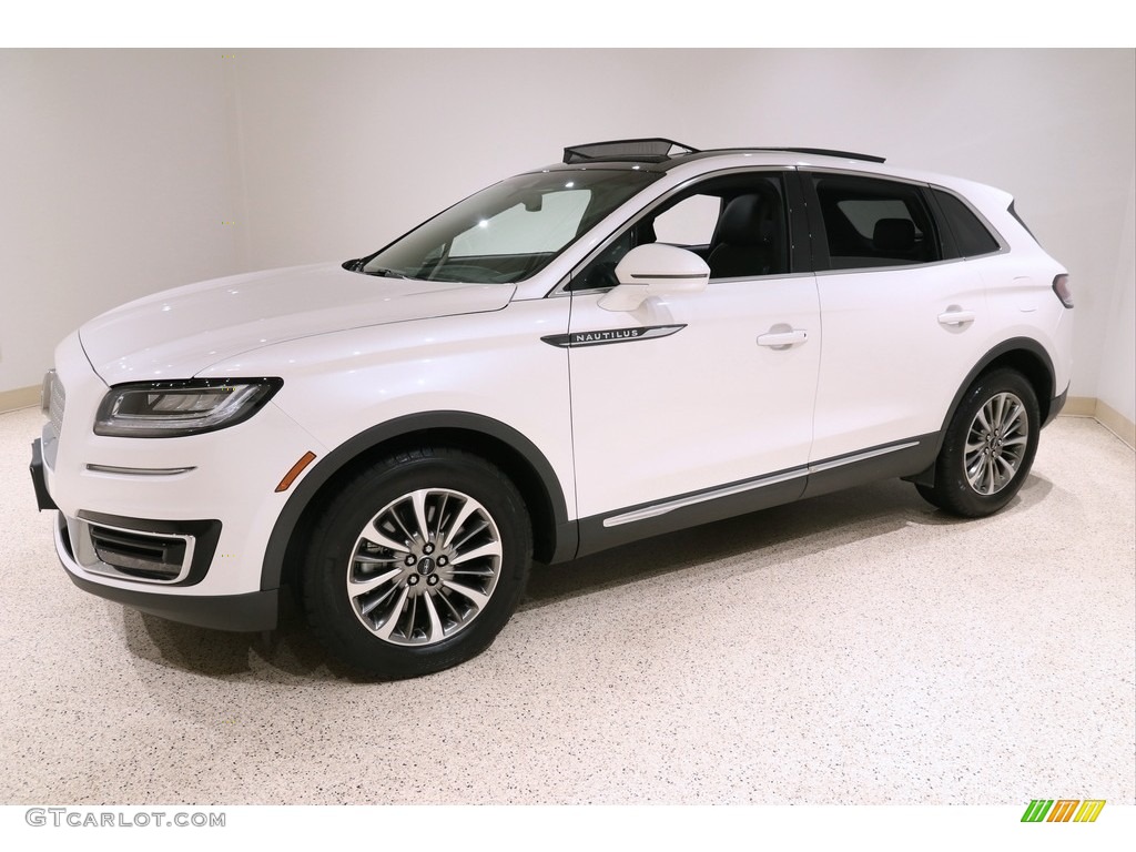 White Platinum 2019 Lincoln Nautilus Select Exterior Photo #136961103