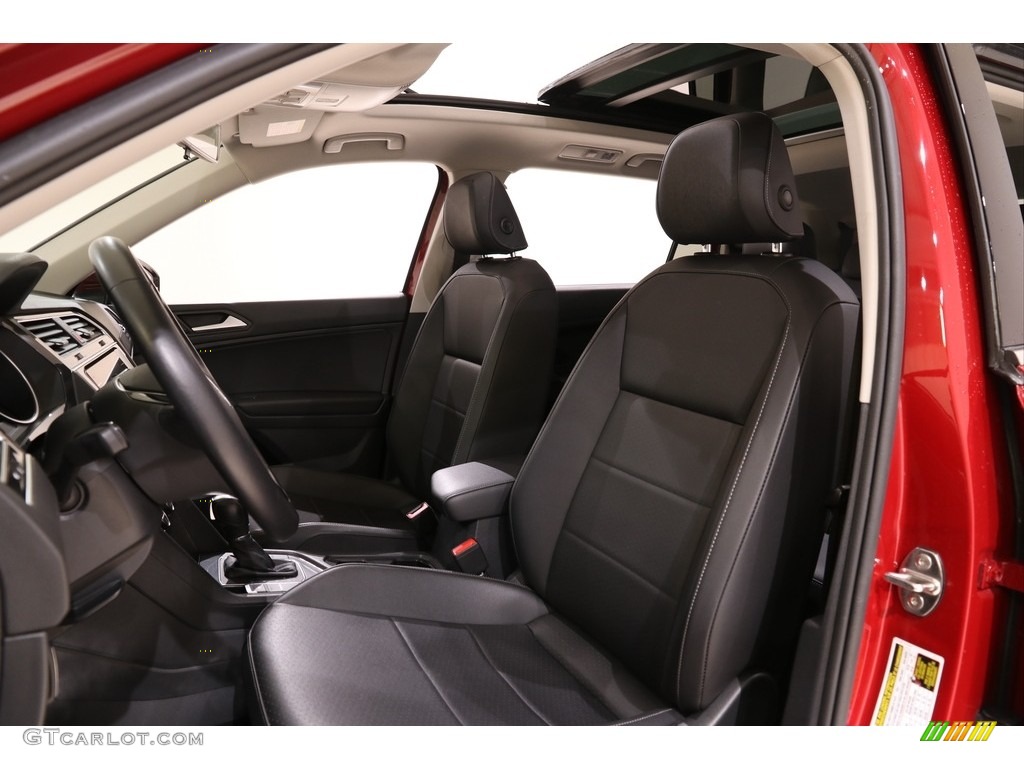 Titan Black Interior 2019 Volkswagen Tiguan SE Photo #136961856
