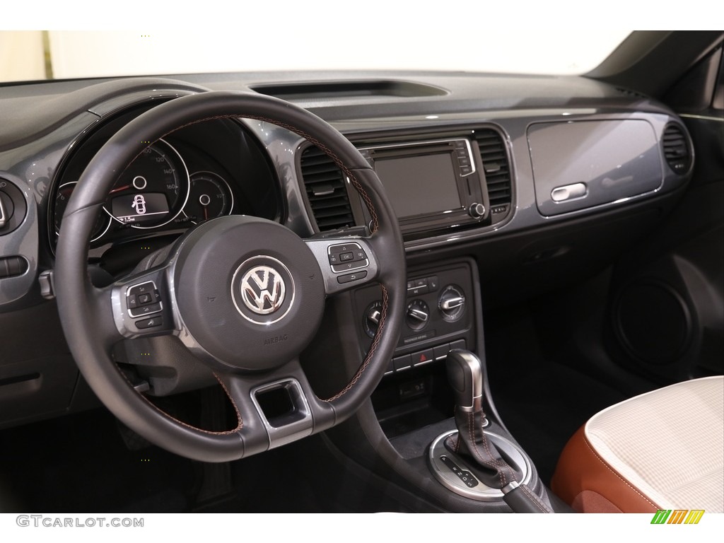 2017 Volkswagen Beetle 1.8T Classic Convertible Classic Sioux Dashboard Photo #136962744