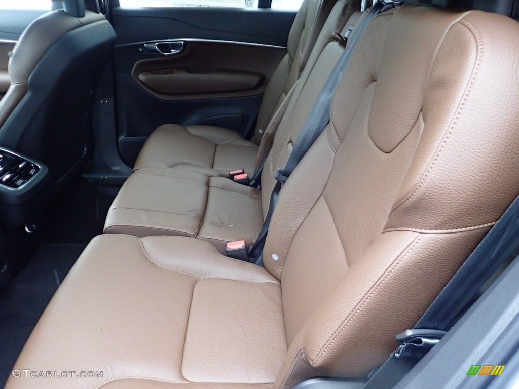 2020 Volvo XC90 T6 AWD Momentum Rear Seat Photo #136964595