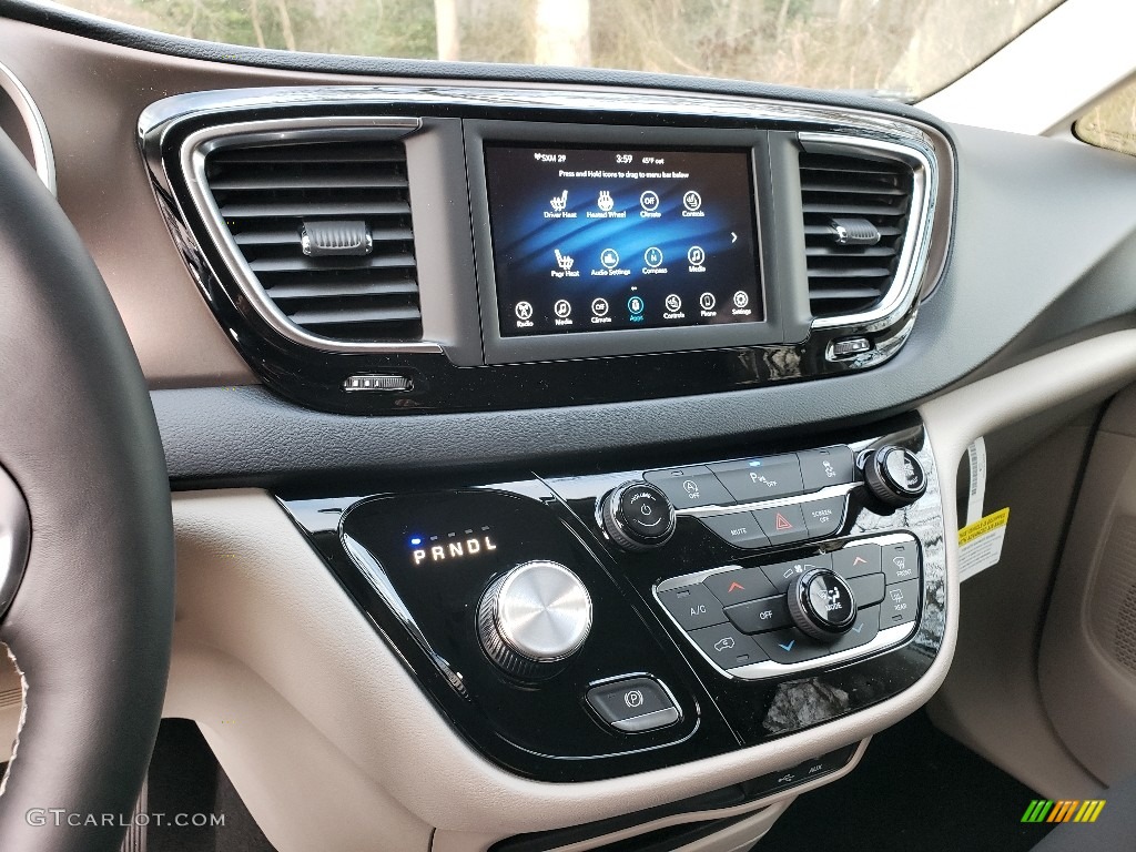 2020 Chrysler Voyager LX Controls Photos