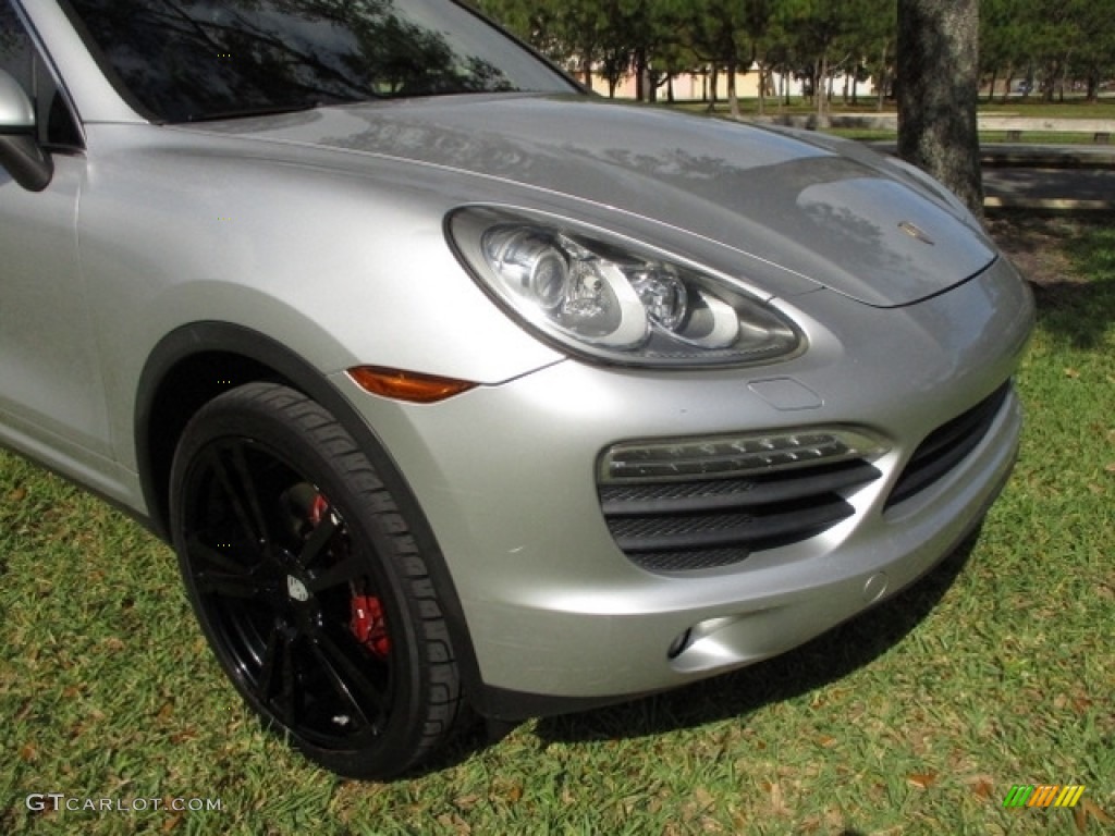 2011 Cayenne S - Classic Silver Metallic / Black photo #17