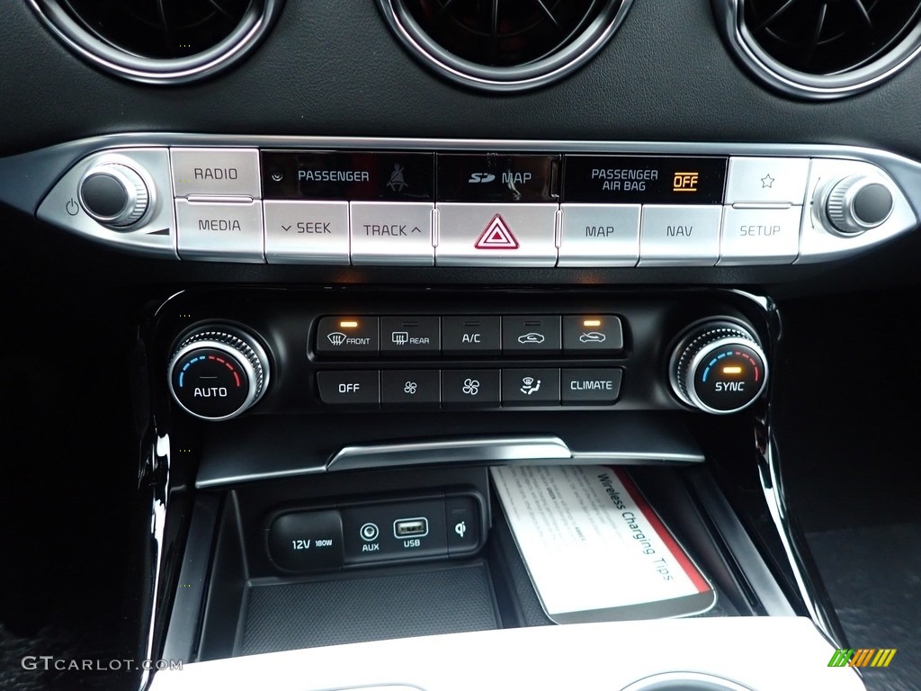 2020 Kia Stinger GT1 AWD Controls Photo #136981021