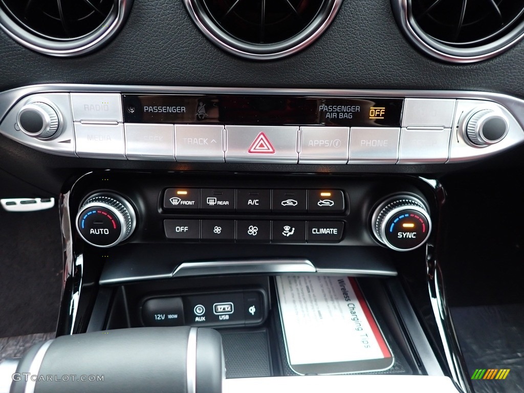 2020 Kia Stinger GT AWD Controls Photo #136981519