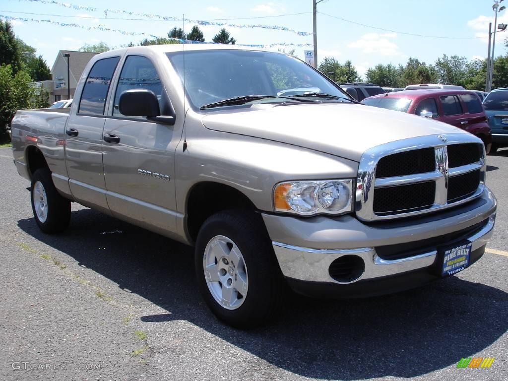 2005 Ram 1500 SLT Quad Cab 4x4 - Light Almond Pearl / Dark Slate Gray photo #2