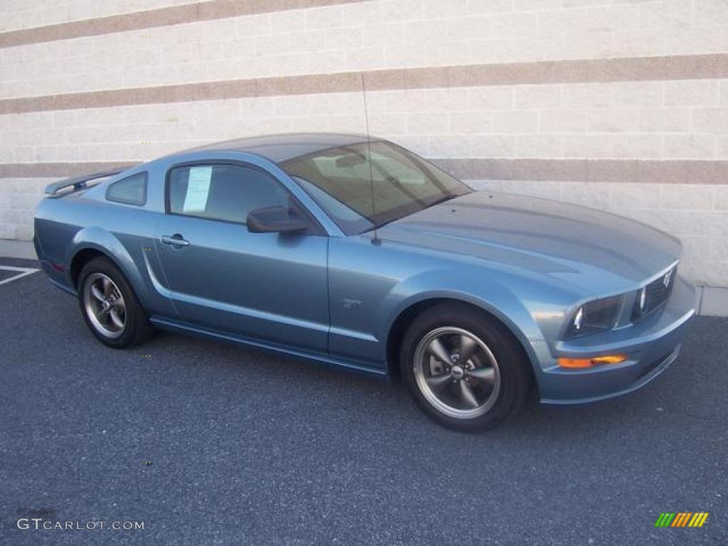 2005 Mustang GT Premium Coupe - Windveil Blue Metallic / Dark Charcoal photo #9