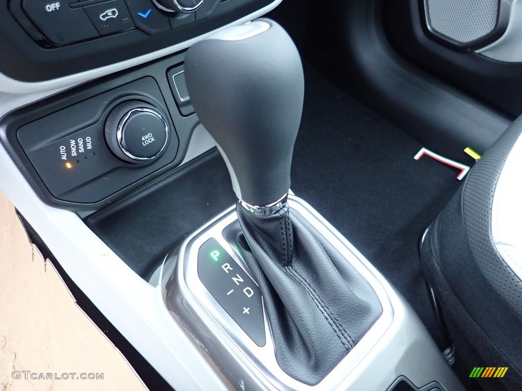 2020 Jeep Renegade Limited 4x4 Transmission Photos