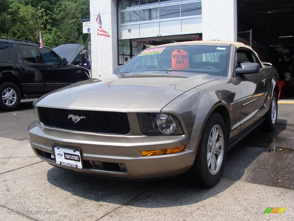 2005 Mustang V6 Deluxe Convertible - Mineral Grey Metallic / Medium Parchment photo #1