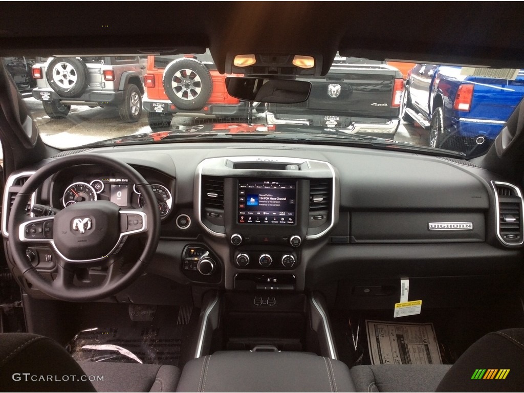 2020 1500 Big Horn Quad Cab 4x4 - Diamond Black Crystal Pearl / Black photo #13