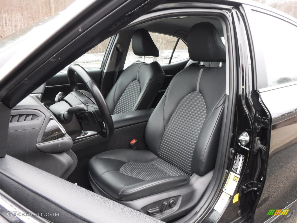 Black Interior 2019 Toyota Camry SE Photo #136995868