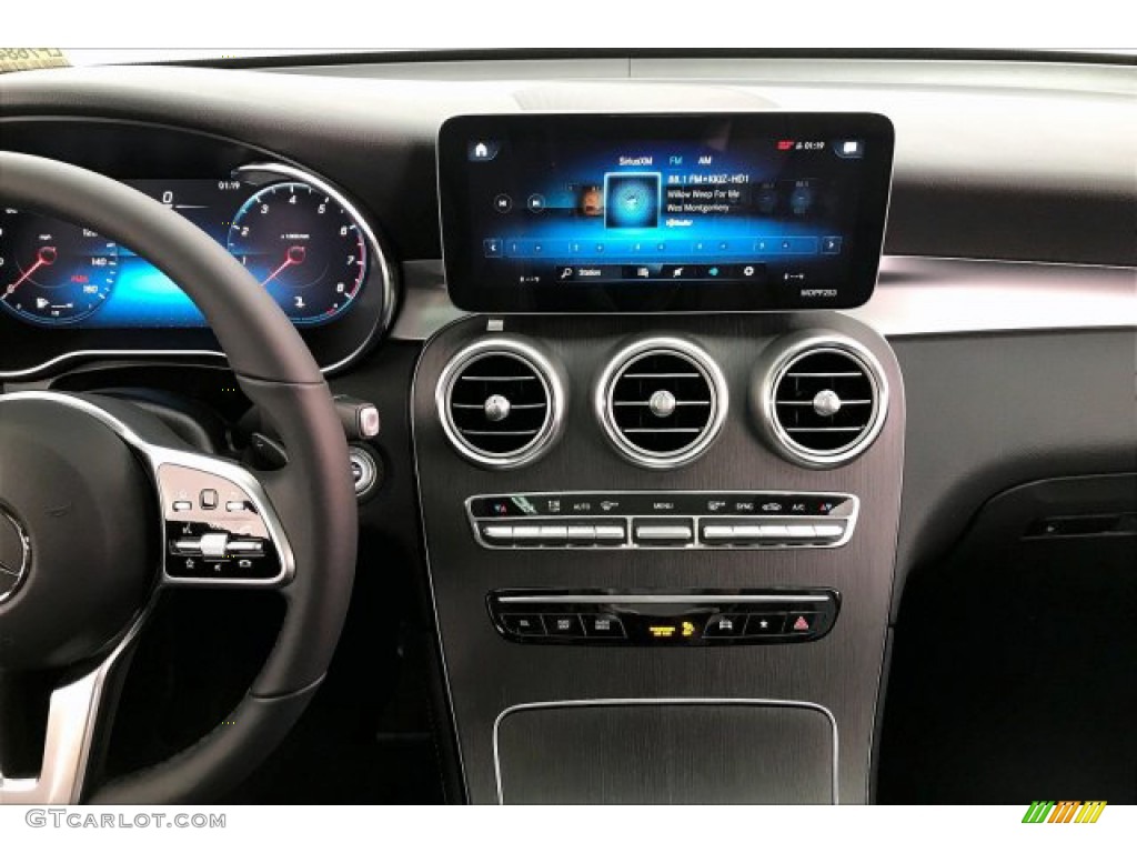 2020 GLC 300 - Polar White / Black photo #6