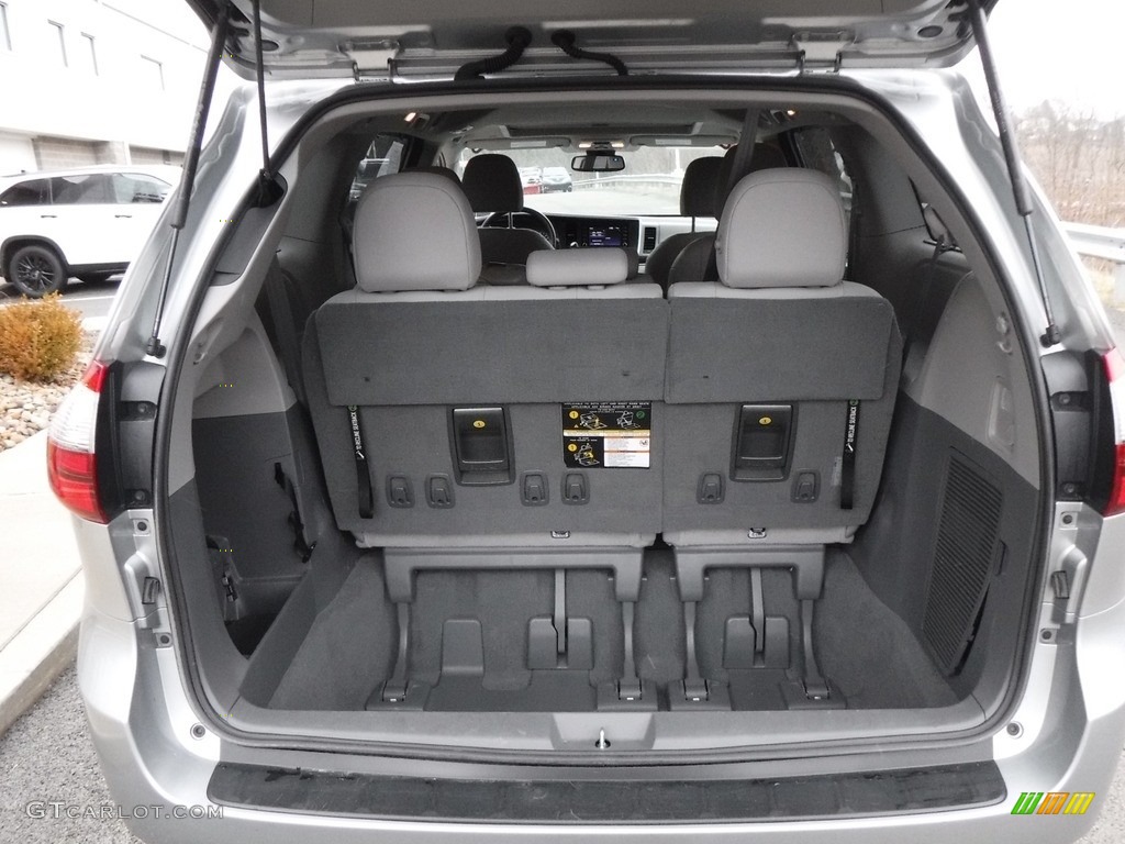 2020 Toyota Sienna XLE Trunk Photos