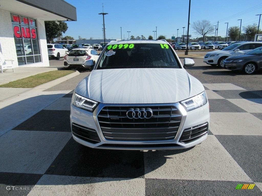 2019 Q5 Premium Plus quattro - Glacier White Metallic / Black photo #2