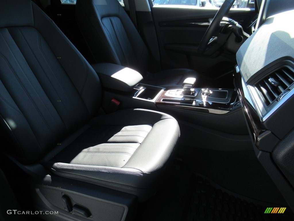 2019 Q5 Premium Plus quattro - Glacier White Metallic / Black photo #12