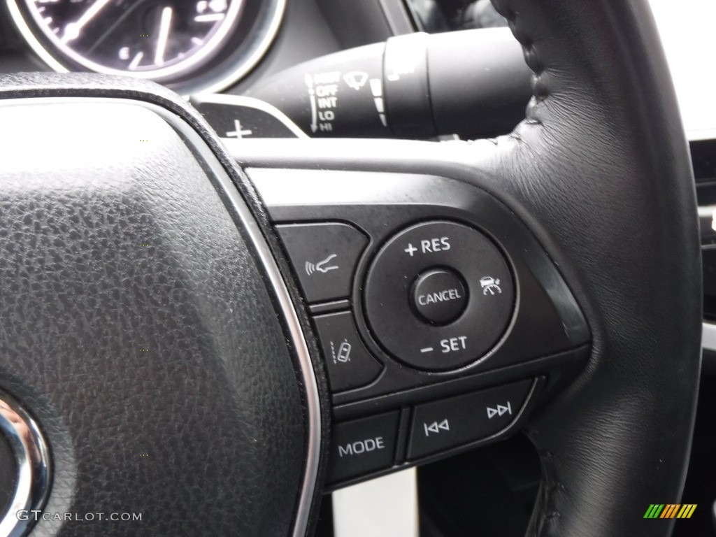 2019 Toyota Camry SE Steering Wheel Photos