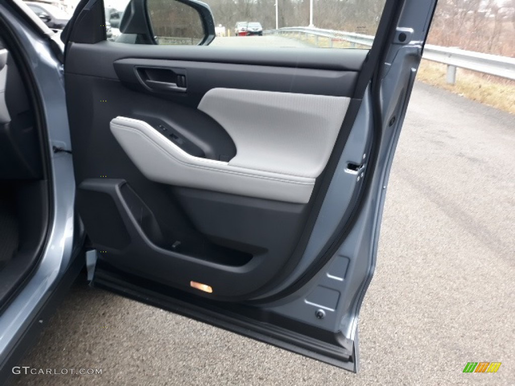 2020 Toyota Highlander LE AWD Graphite Door Panel Photo #137013264