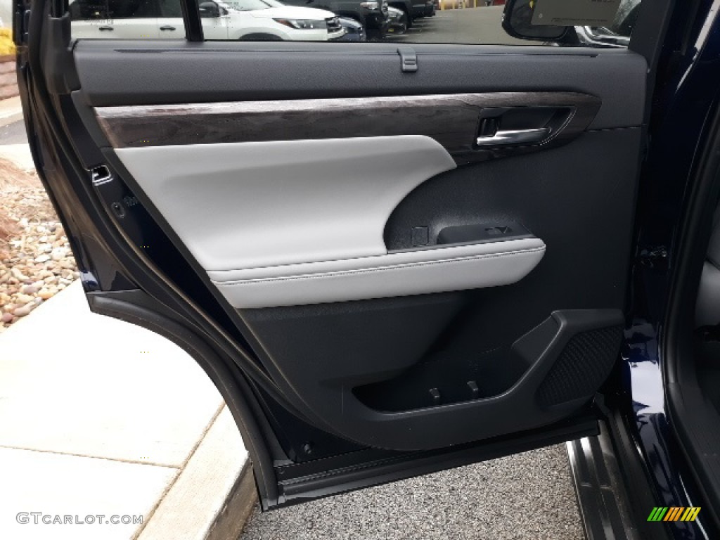 2020 Toyota Highlander Limited AWD Graphite Door Panel Photo #137013553