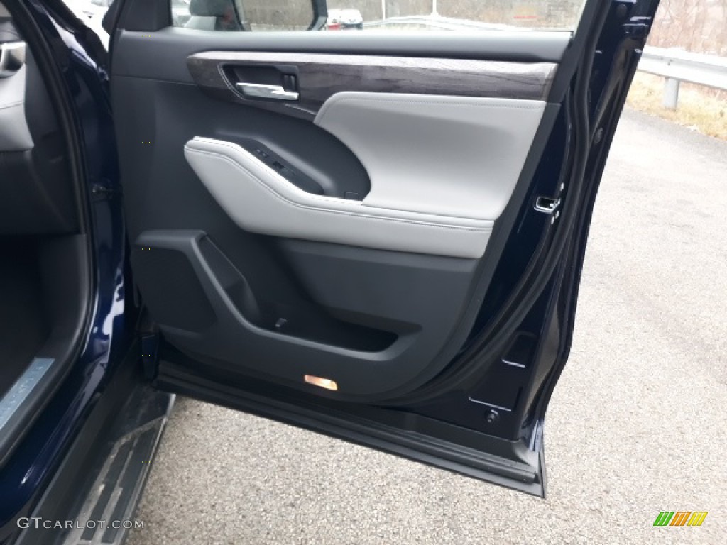 2020 Toyota Highlander Limited AWD Door Panel Photos