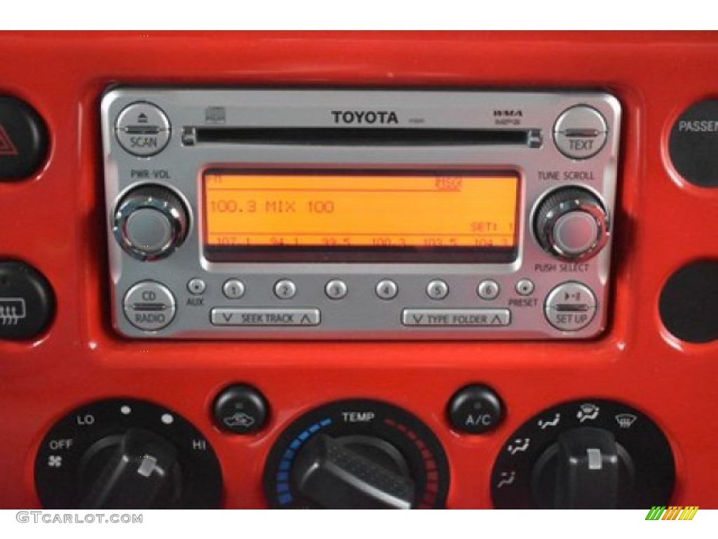 2012 Toyota FJ Cruiser 4WD Audio System Photos