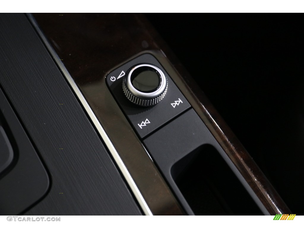 2019 Audi Q5 Premium quattro Controls Photo #137019813