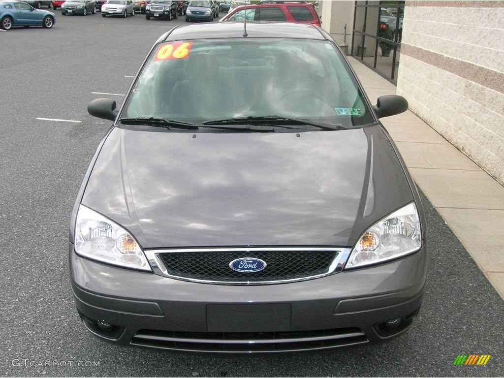 2006 Focus ZX4 SES Sedan - Liquid Grey Metallic / Dark Flint/Light Flint photo #2