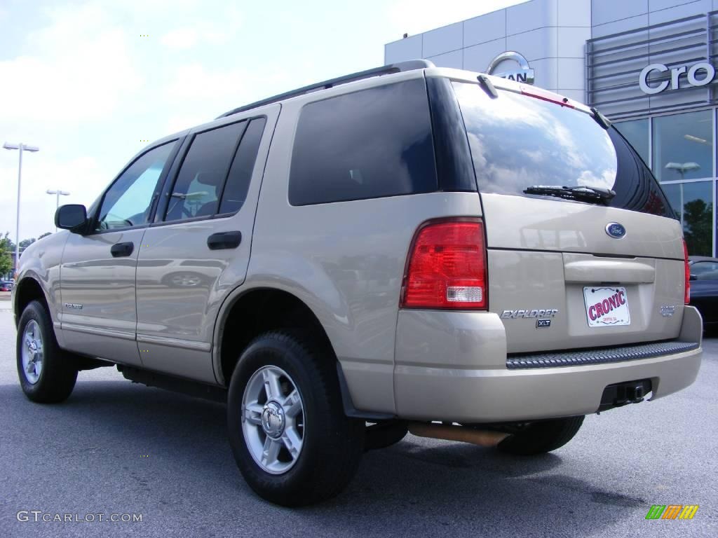 2004 Explorer XLT - Pueblo Gold Metallic / Medium Parchment photo #8