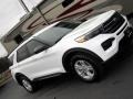 2020 Oxford White Ford Explorer XLT 4WD  photo #30