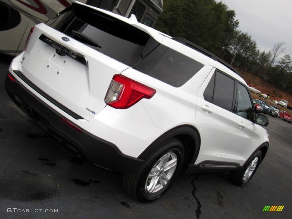 2020 Explorer XLT 4WD - Oxford White / Ebony photo #31