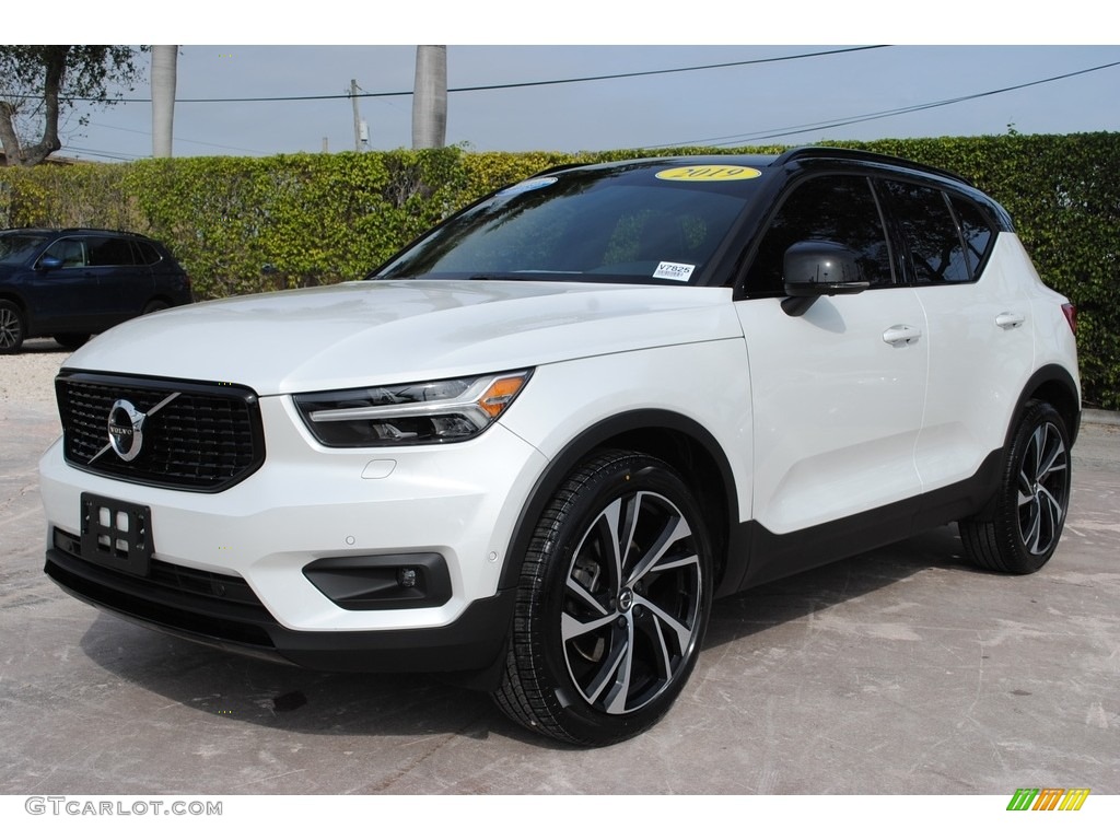 Crystal White Metallic 2019 Volvo XC40 T5 R-Design AWD Exterior Photo #137032374