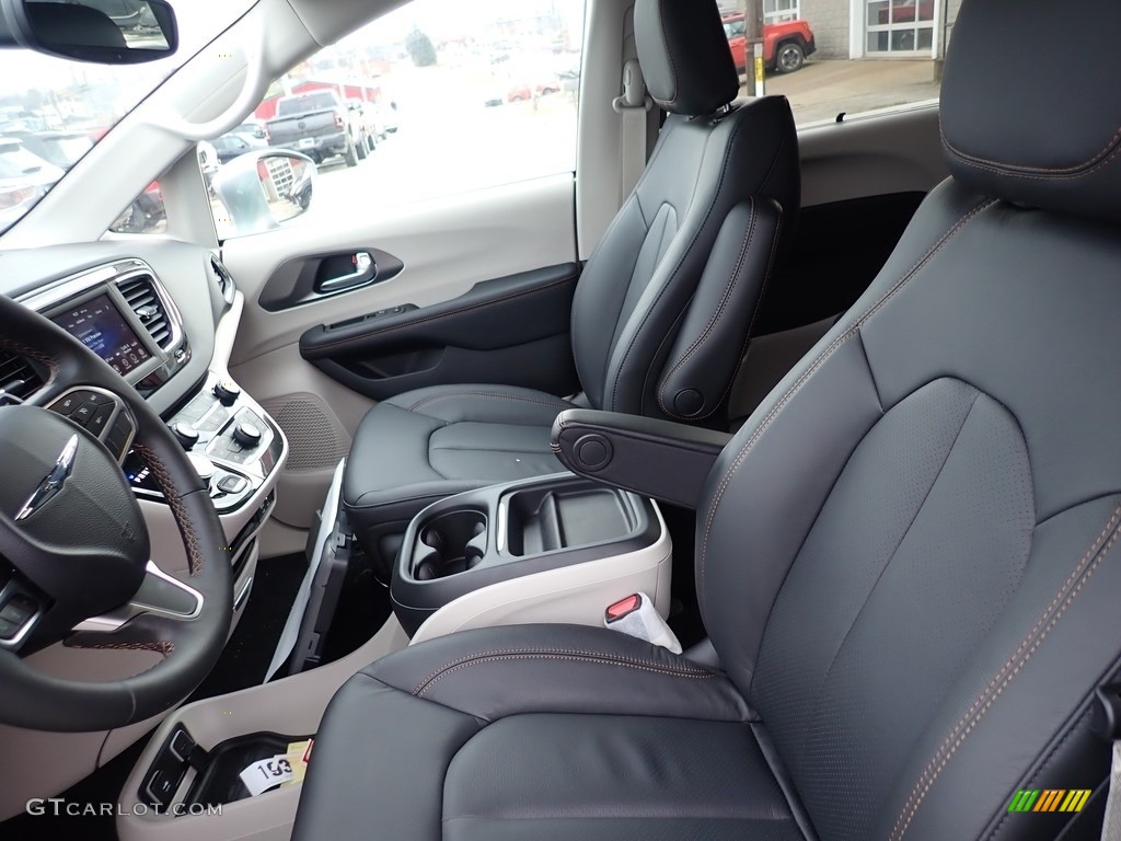 Alloy/Black Interior 2020 Chrysler Pacifica Touring L Photo #137037075