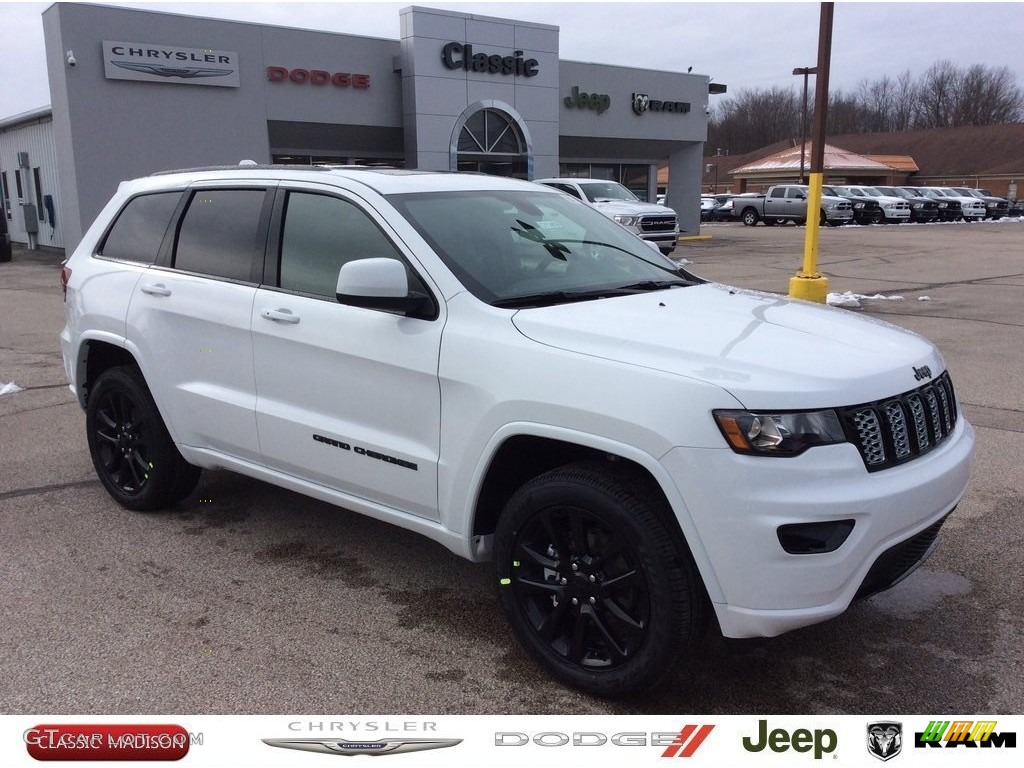 2020 Grand Cherokee Altitude 4x4 - Bright White / Black photo #1