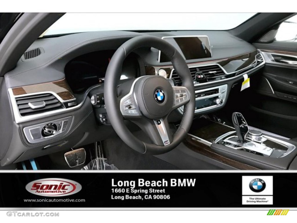 2020 7 Series 740i Sedan - Black Sapphire Metallic / Black photo #4