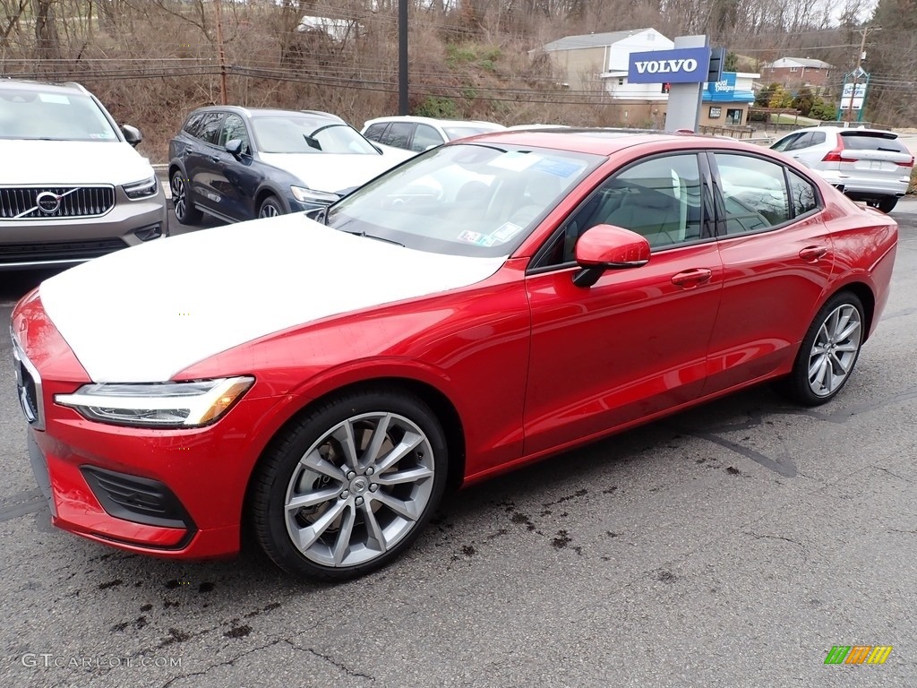 2020 S60 T6 AWD Momentum - Fusion Red Metallic / Blond photo #5