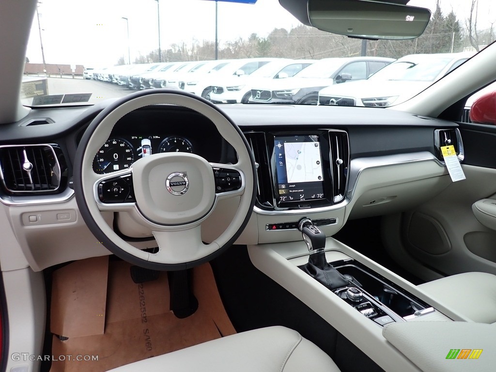 Blond Interior 2020 Volvo S60 T6 AWD Momentum Photo #137057937