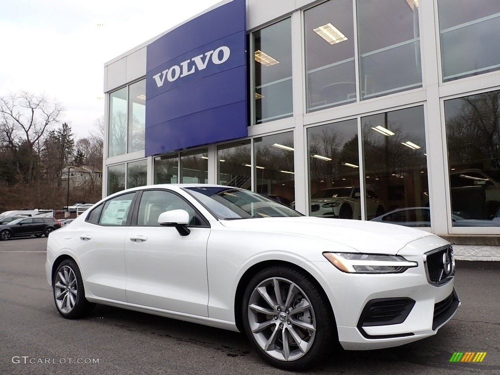 Crystal White Pearl Metallic 2020 Volvo S60 T6 AWD Momentum Exterior Photo #137058570
