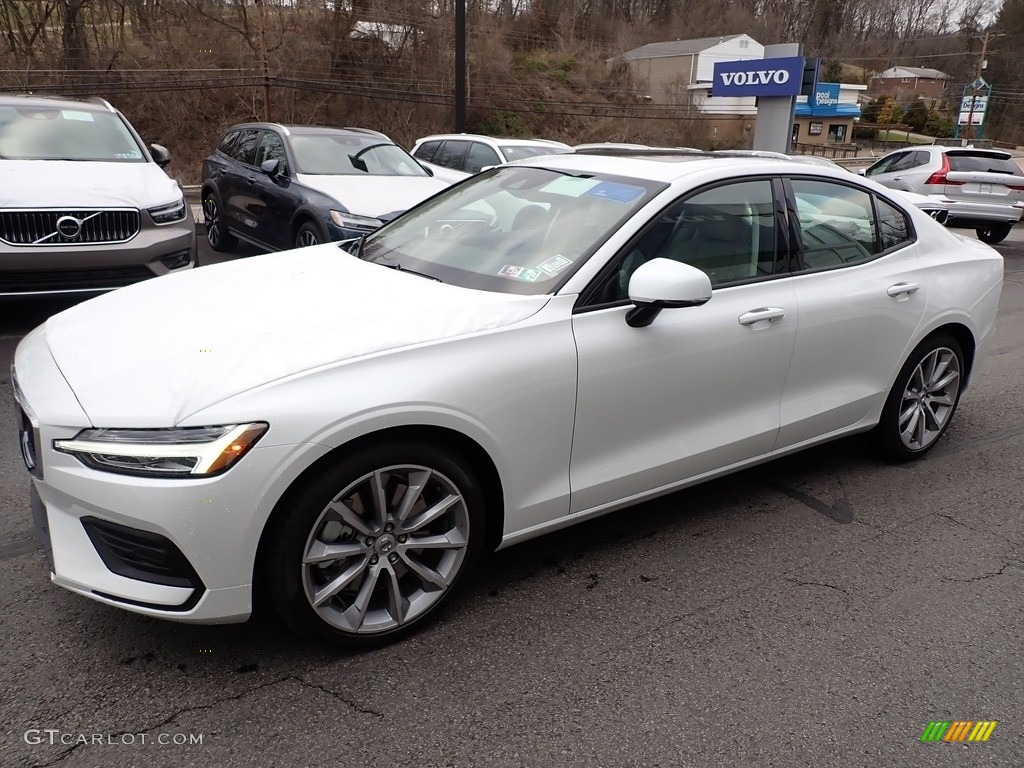Crystal White Pearl Metallic 2020 Volvo S60 T6 AWD Momentum Exterior Photo #137058693
