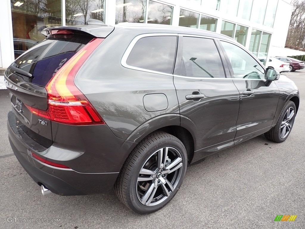 2020 XC60 T6 AWD Momentum - Pine Grey Metallic / Blonde photo #2