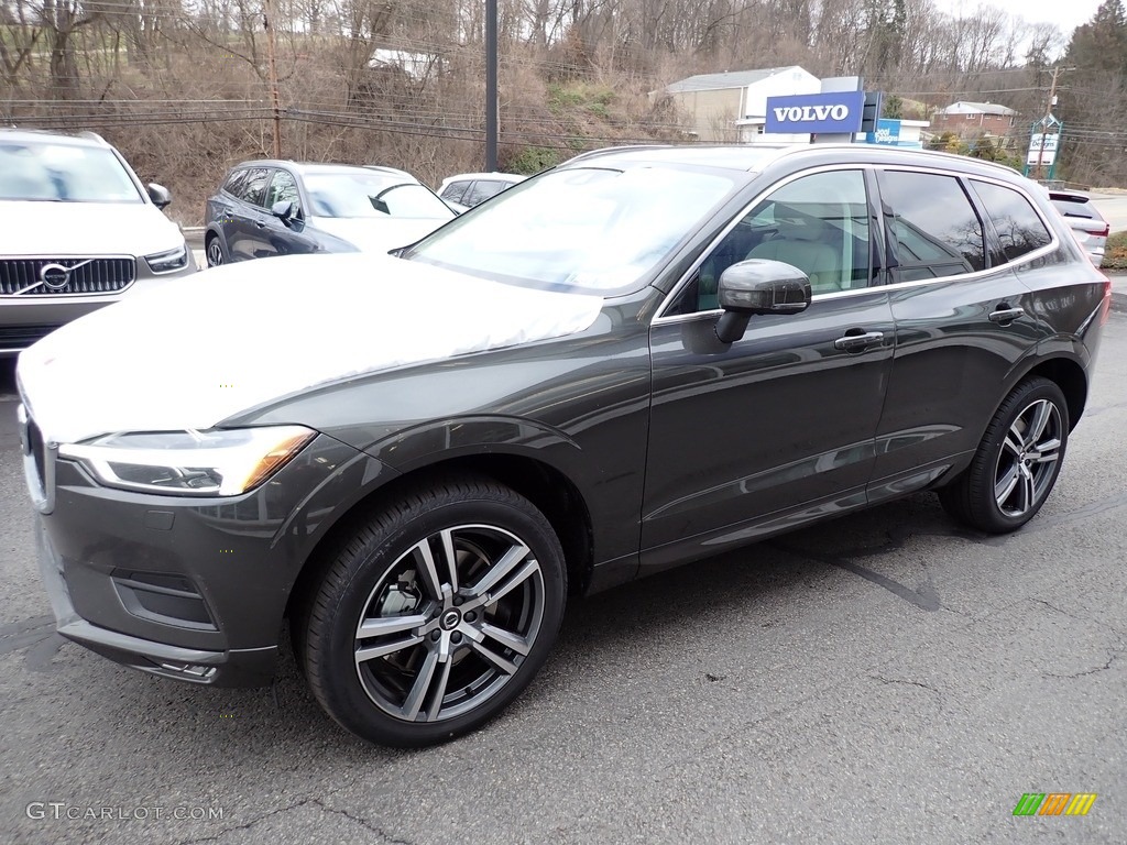 2020 XC60 T6 AWD Momentum - Pine Grey Metallic / Blonde photo #5
