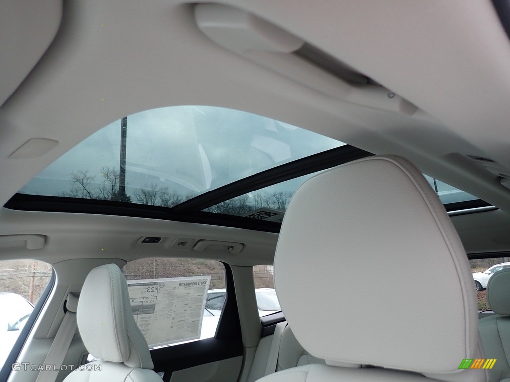 2020 Volvo XC60 T6 AWD Momentum Sunroof Photo #137060070