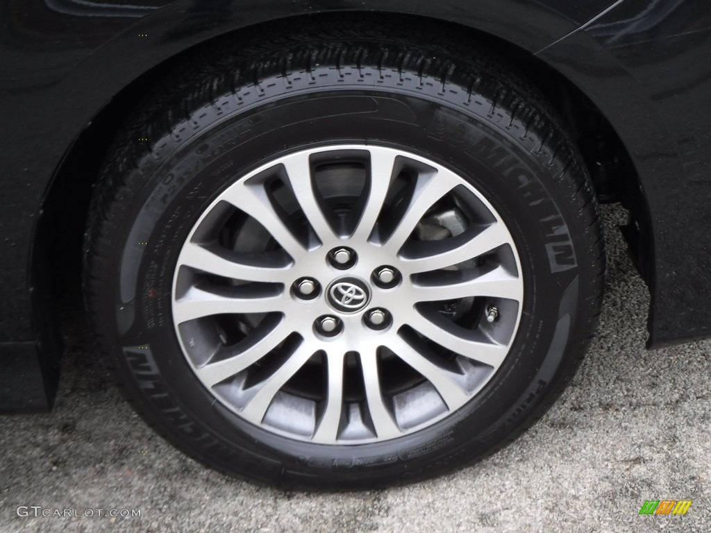 2020 Sienna XLE - Midnight Black Metallic / Ash photo #3